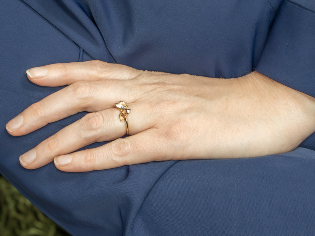 Vintage Gold Diamond Bow Ribbon Ring