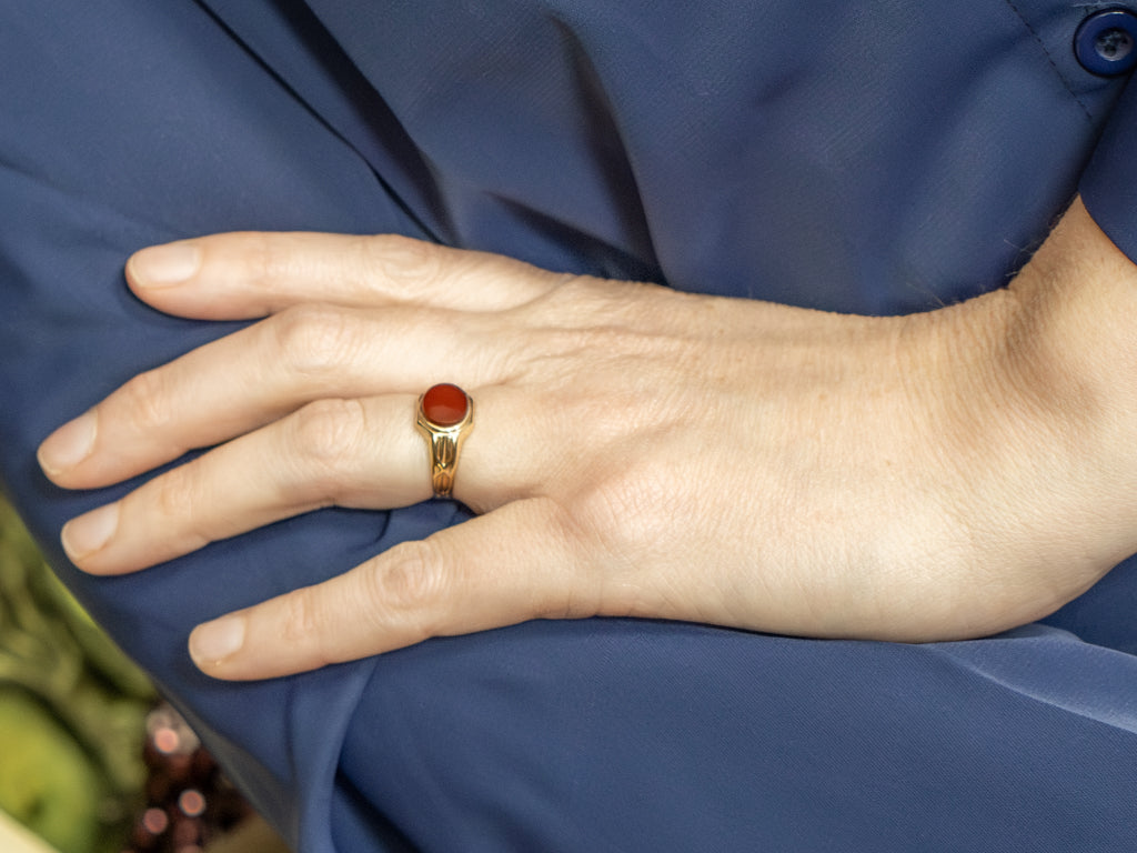 Vintage Gold East-to-West Set Carnelian Cabochon Ring