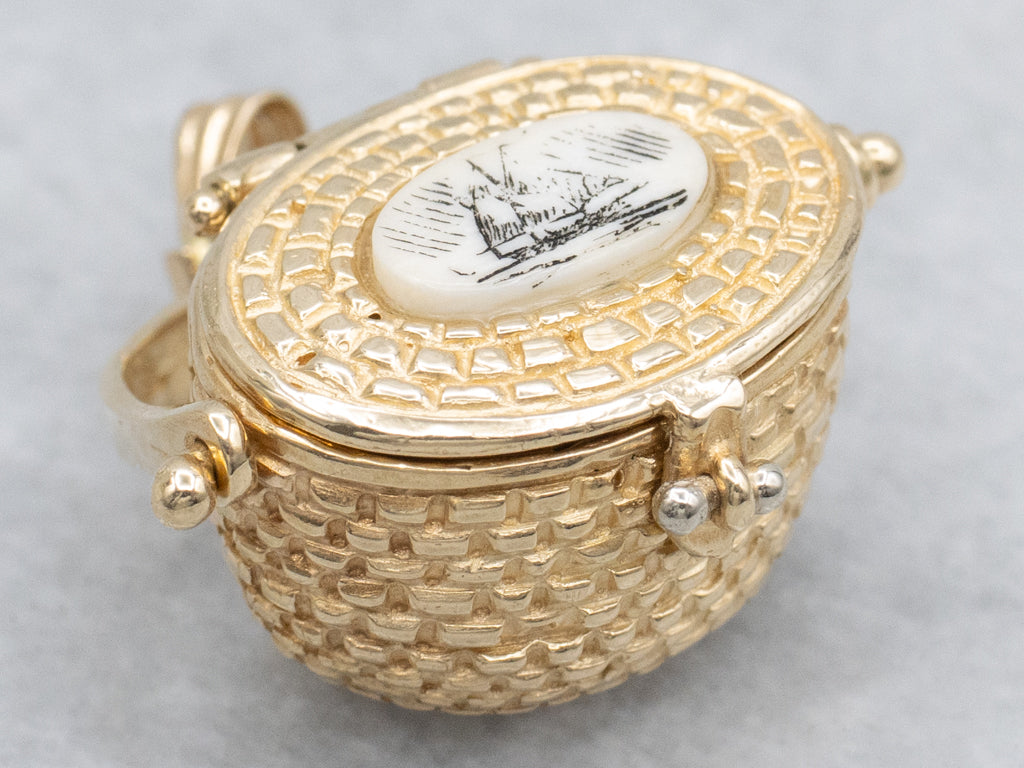 Nantucket Basket with Scrimshaw Top Yellow Gold Pendant