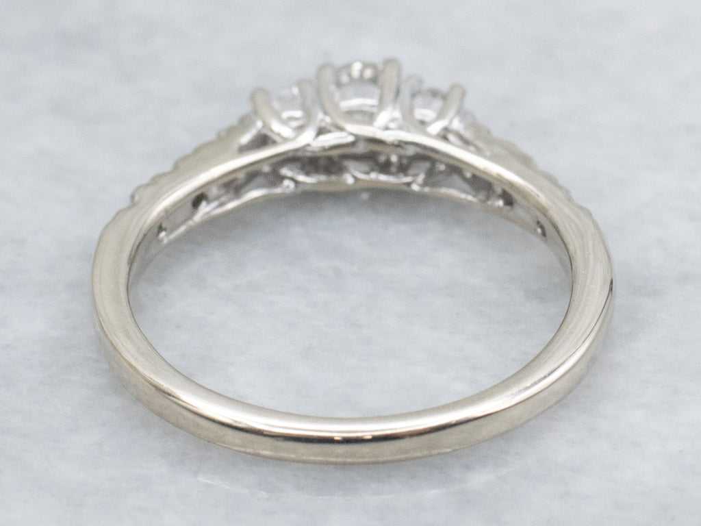 Round-Brilliant Diamond White Gold Engagement Ring