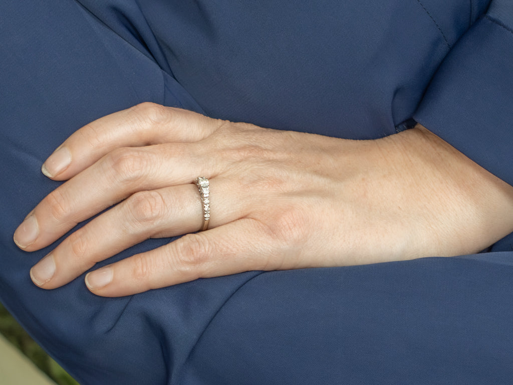 Round-Brilliant Diamond White Gold Engagement Ring