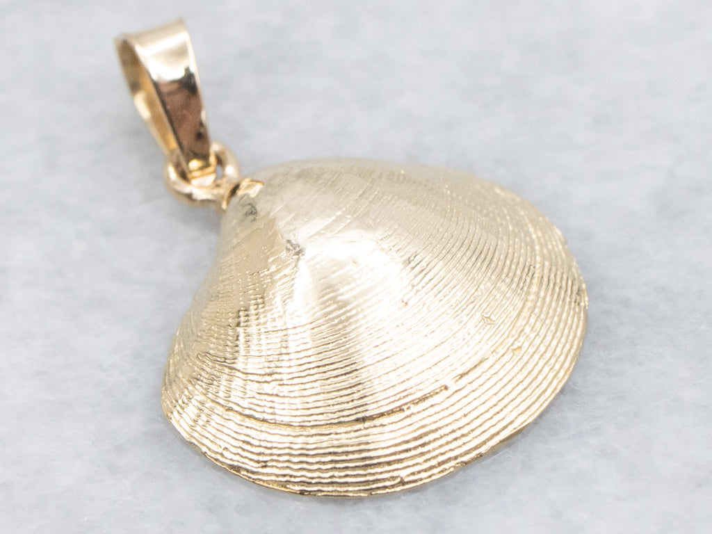 Yellow Gold Clam Shell Pendant