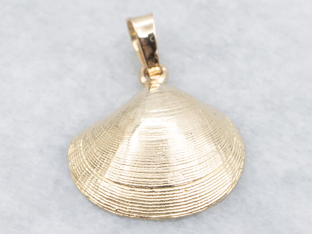 Yellow Gold Clam Shell Pendant