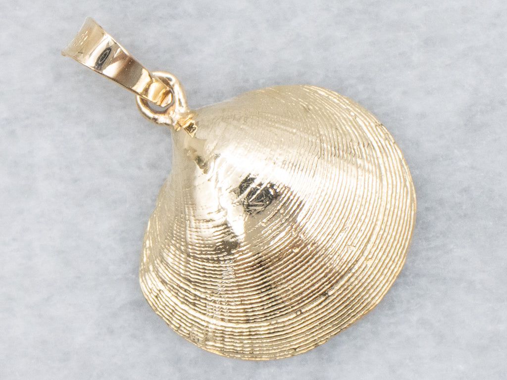 Yellow Gold Clam Shell Pendant