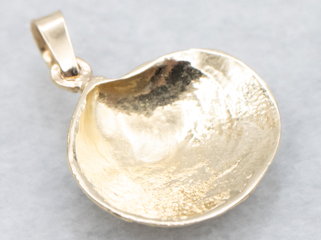 Yellow Gold Clam Shell Pendant