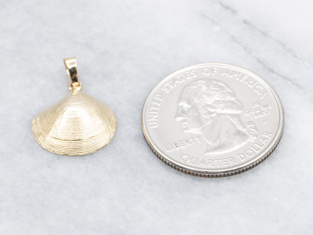 Yellow Gold Clam Shell Pendant