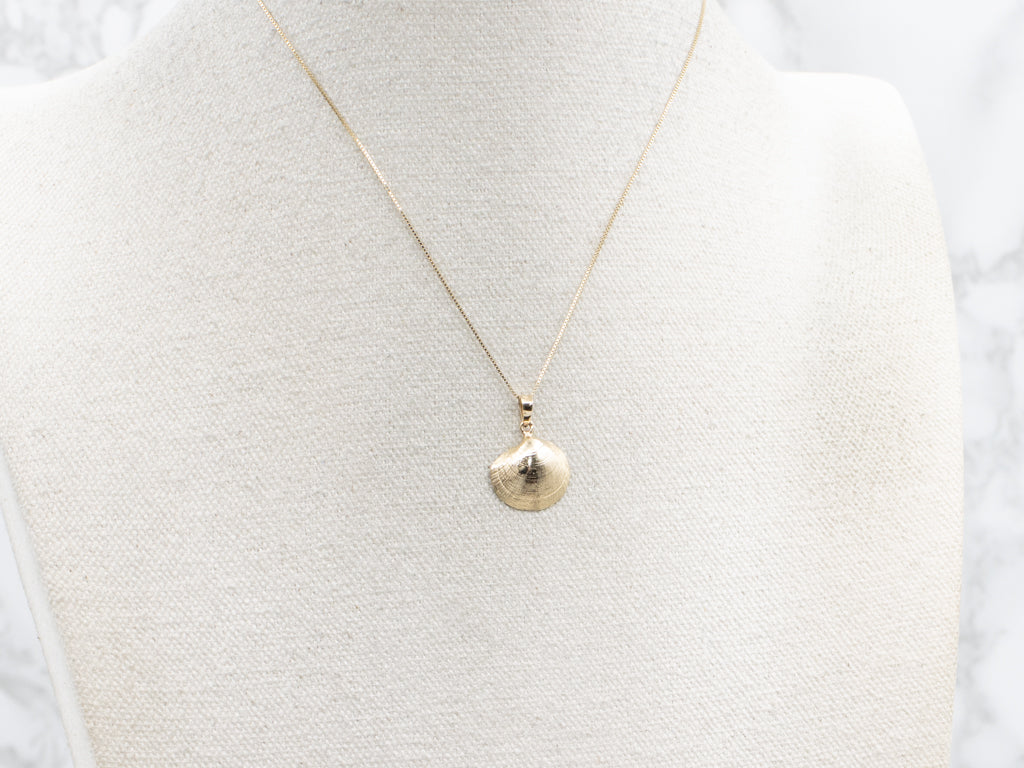 Yellow Gold Clam Shell Pendant