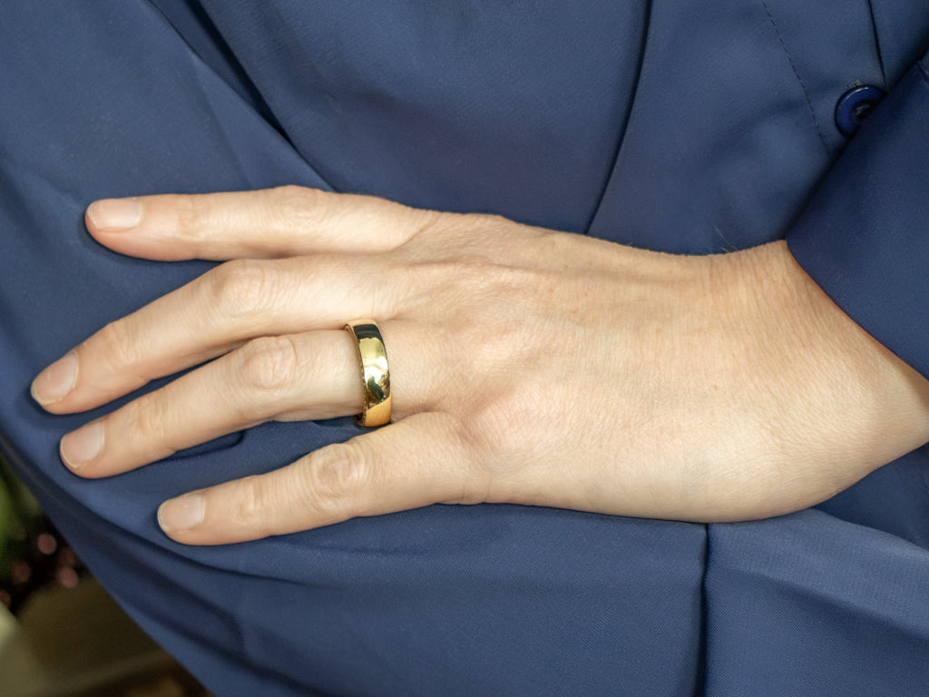 Men's 18-Karat Yellow Gold Streamline Band