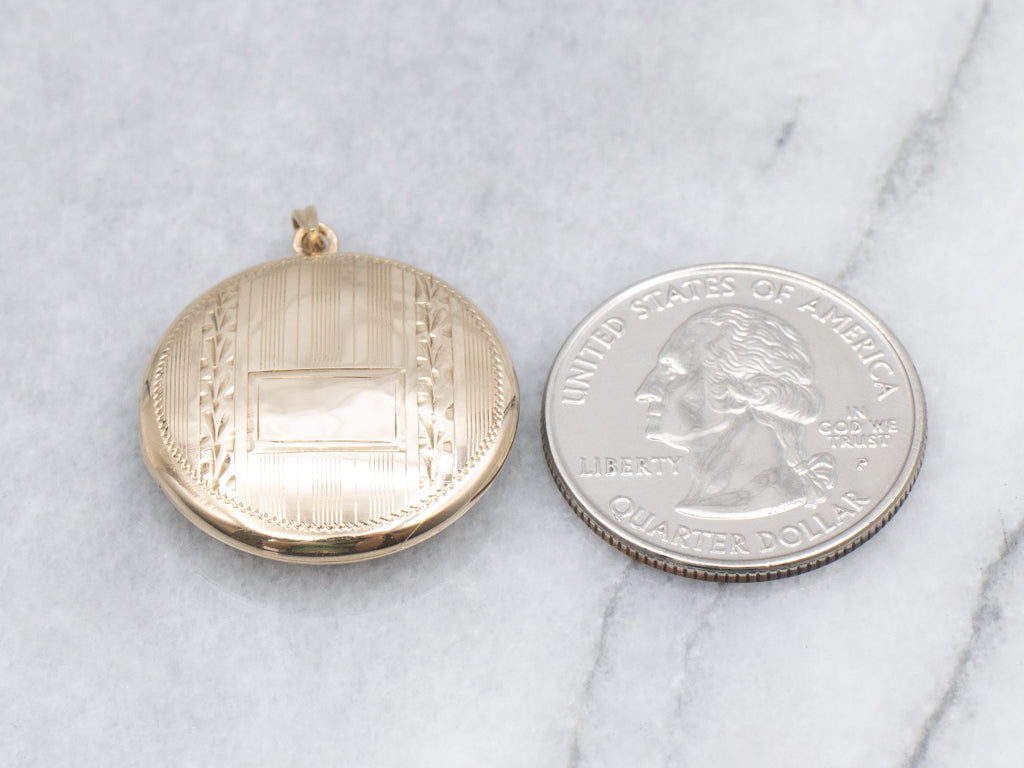 Vintage Gold Pinstriped Round Locket