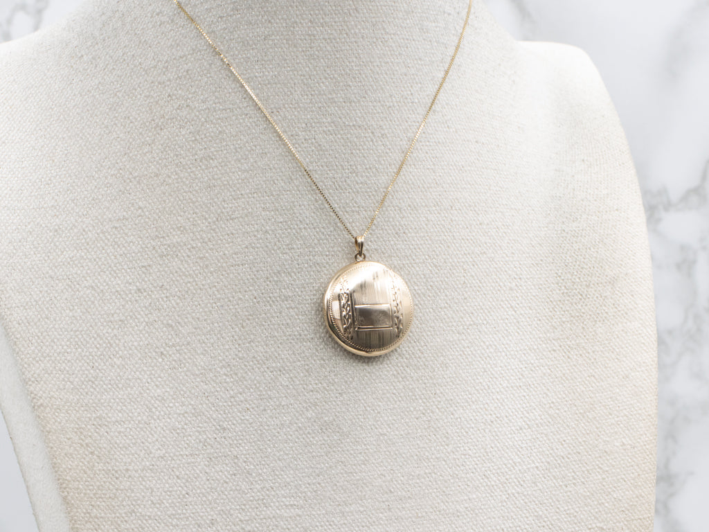 Vintage Gold Pinstriped Round Locket