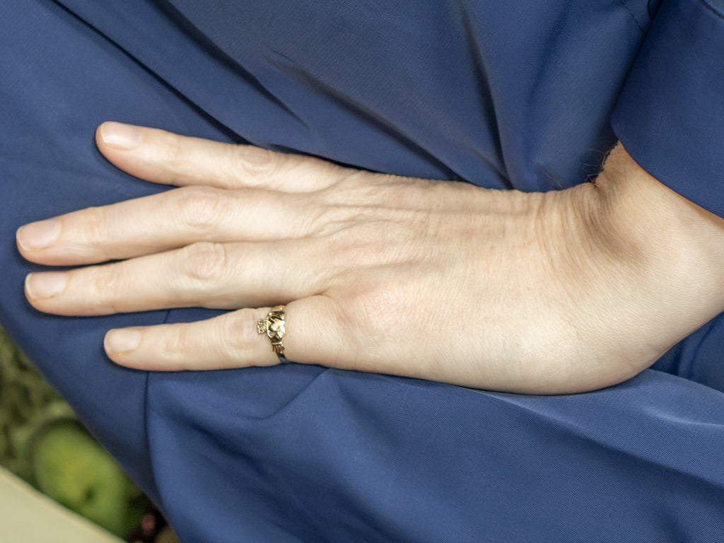 Classic Yellow Gold Claddagh Band