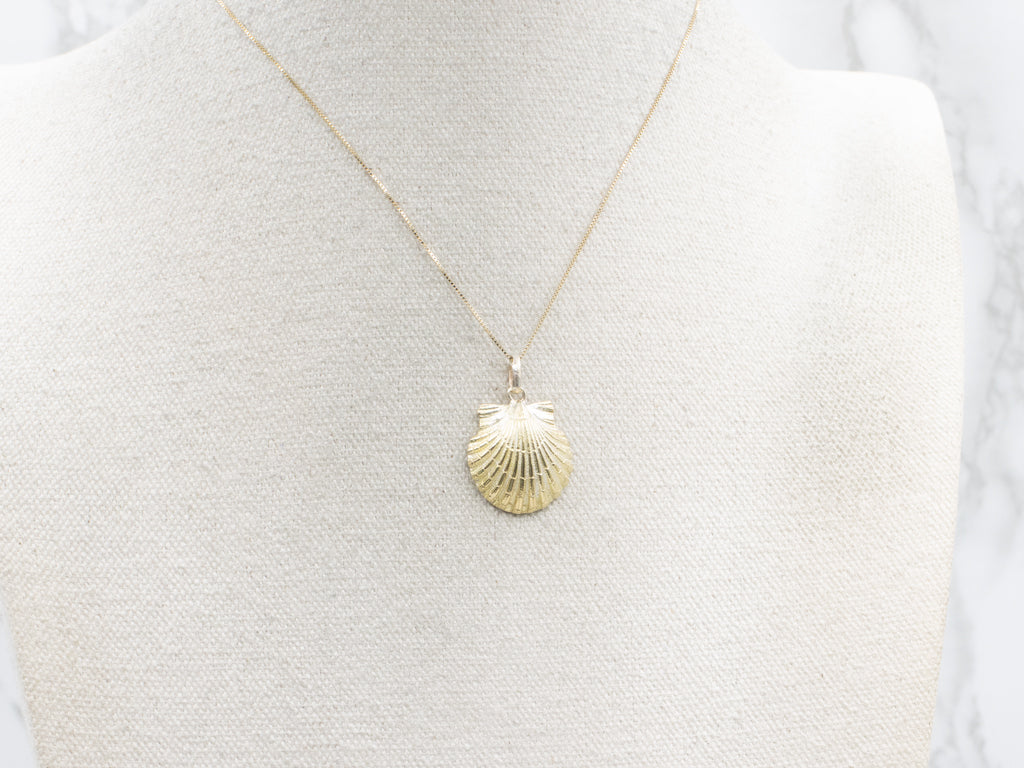 Detailed Yellow Gold Tiffany & Co. Scallop Shell Pendant