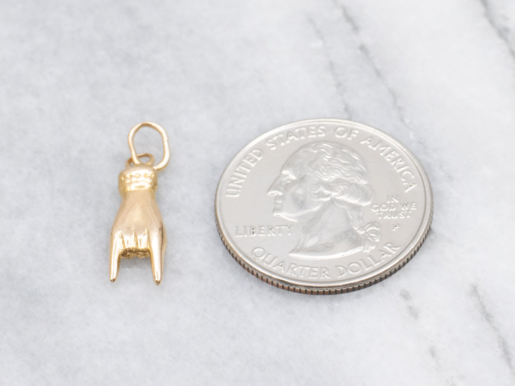 18-Karat Yellow Gold Mano Figa Charm