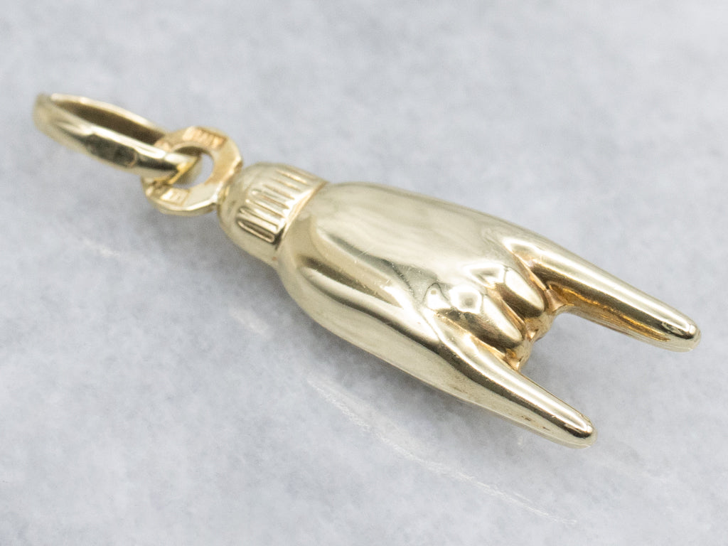 Italian Gold Mano Cornuto Charm Pendant