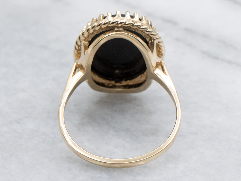 Vintage Black Onyx and Gold Ladies Ring with Rope-Twist Edge