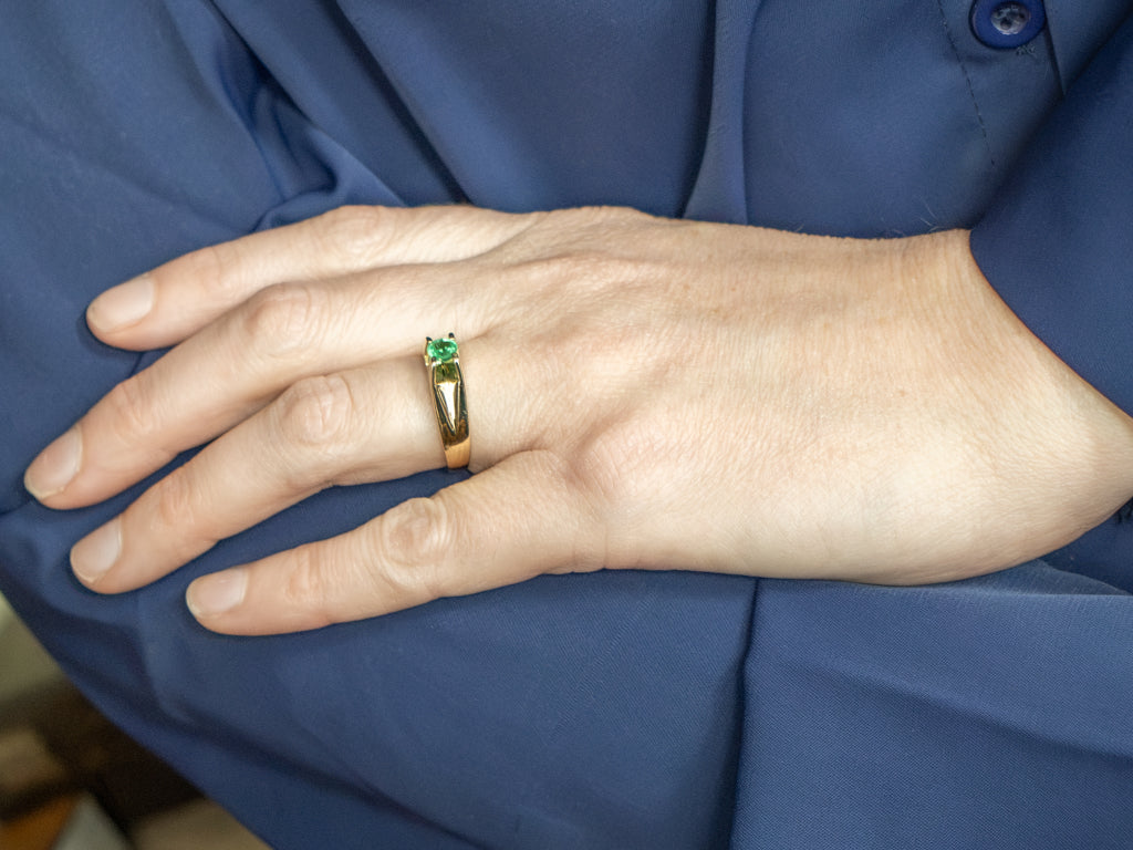 Unisex Yellow Gold Emerald Solitaire Ring