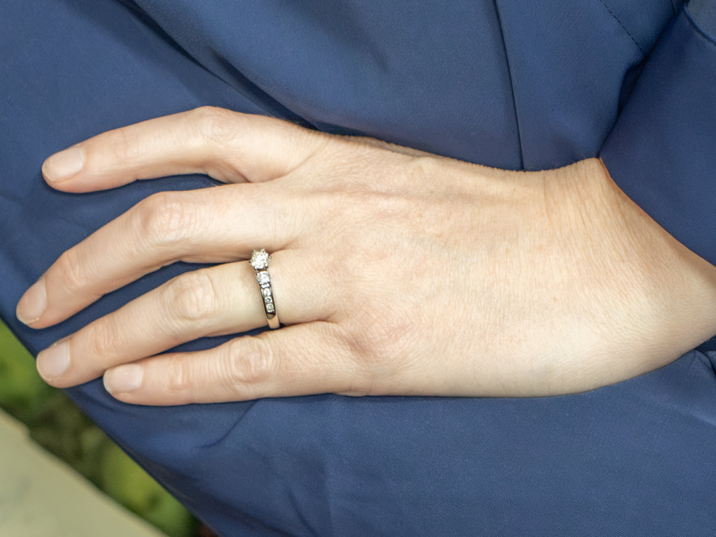 Round Brilliant White Gold Diamond Engagement Ring