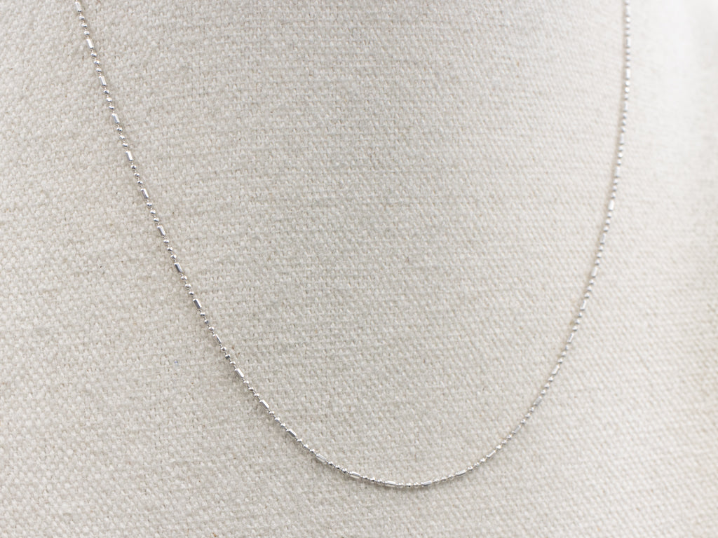 18-Karat White Gold Dot and Dash Beaded Chain