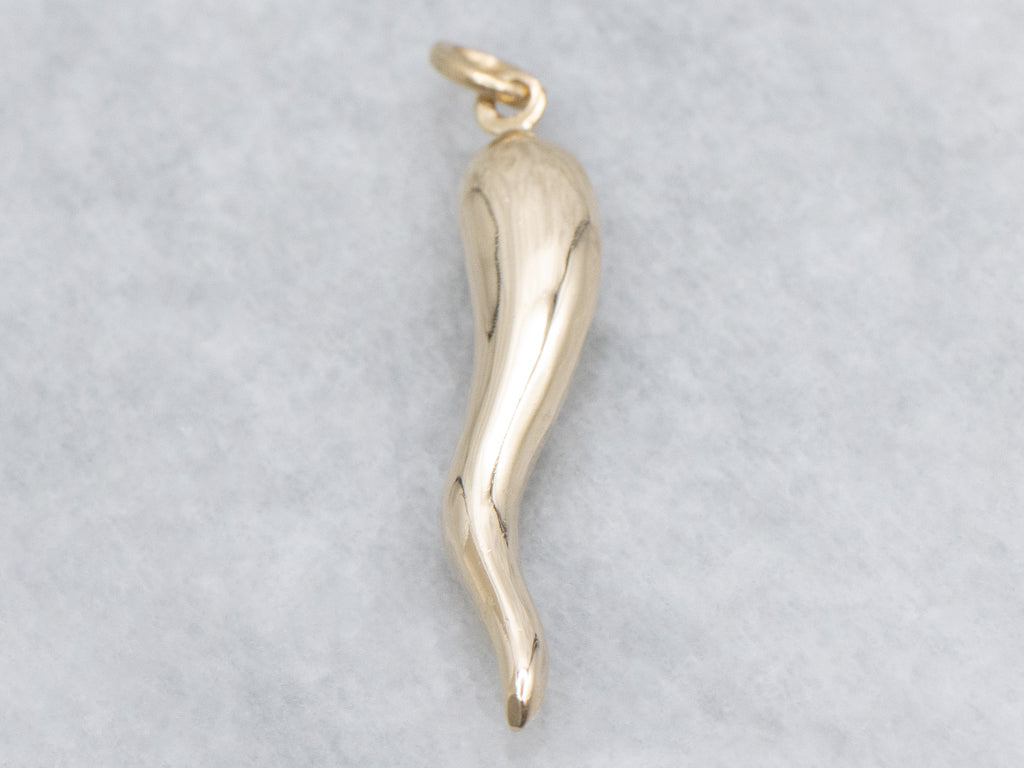 Vintage Yellow Gold Italian Horn Pendant