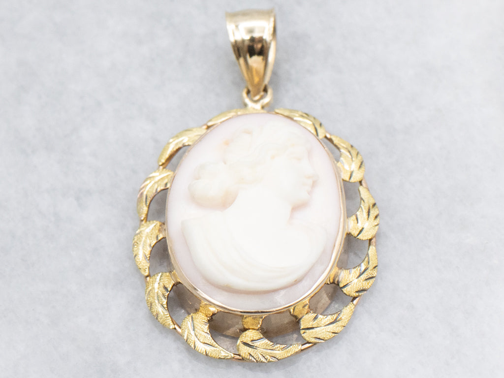 Light Pink Conch Shell Cameo Vintage Gold Pendant