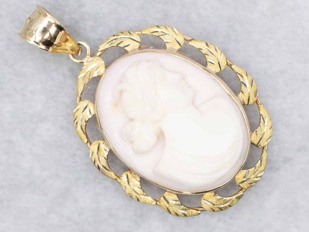 Light Pink Conch Shell Cameo Vintage Gold Pendant