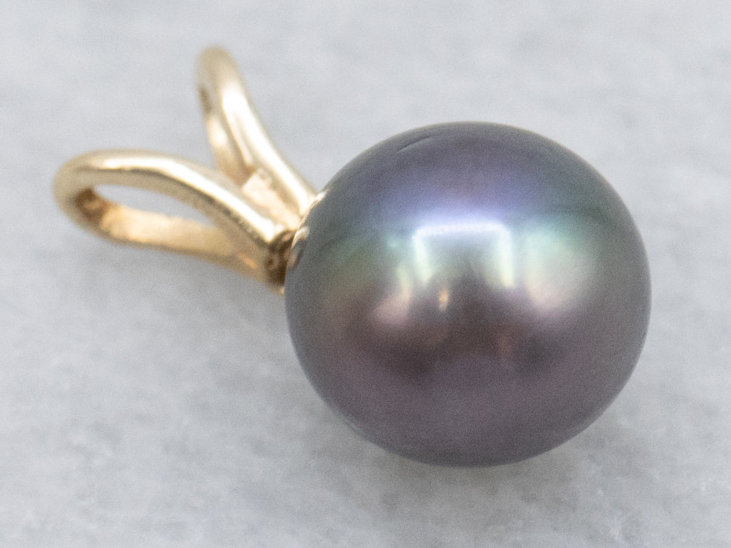 Yellow Gold Grey Button Pearl Pendant