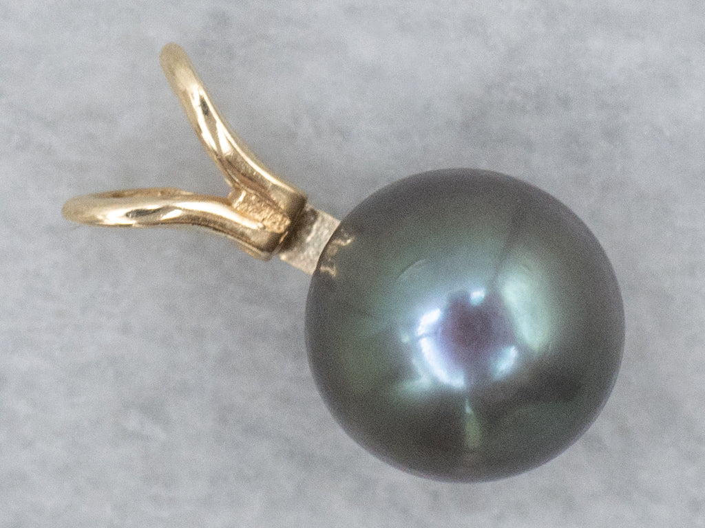 Yellow Gold Grey Button Pearl Pendant