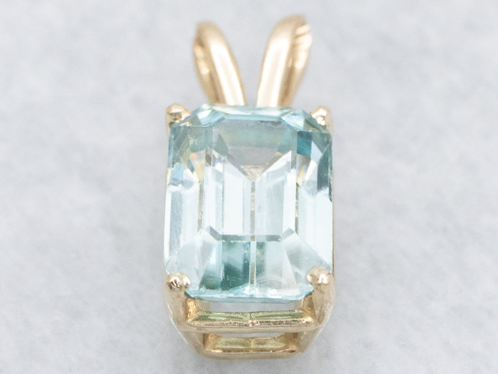 Yellow Gold Blue Zircon Gemstone Pendant