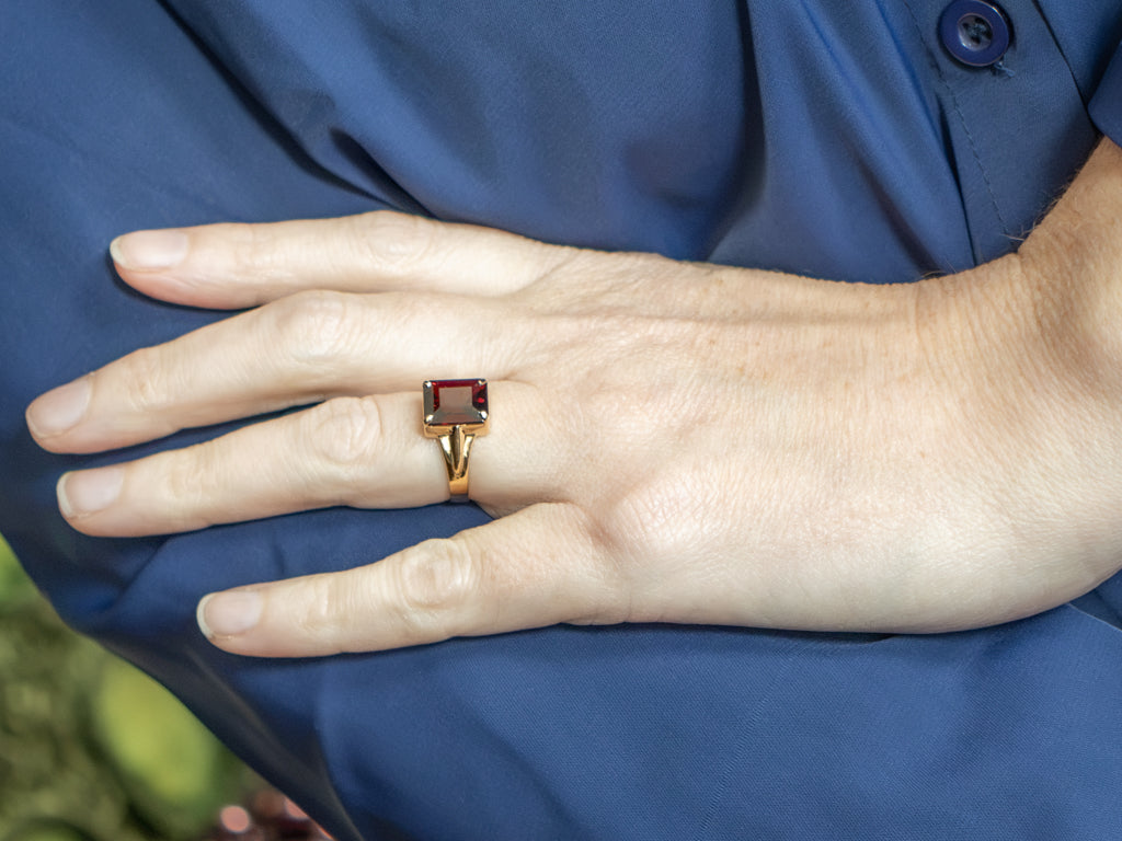 Classic Yellow Gold and Garnet Solitaire Ring