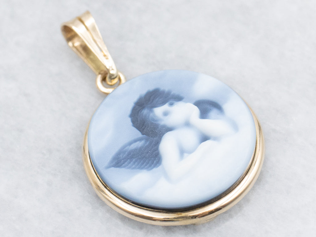 Modern Cupid Agate Cameo and Gold Pendant