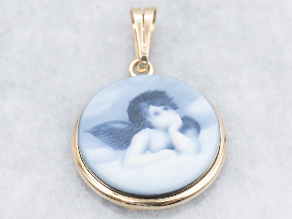 Modern Cupid Agate Cameo and Gold Pendant