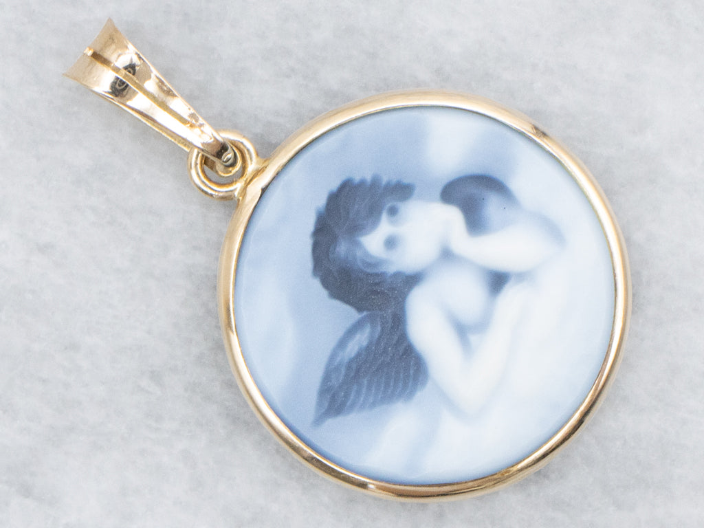 Modern Cupid Agate Cameo and Gold Pendant