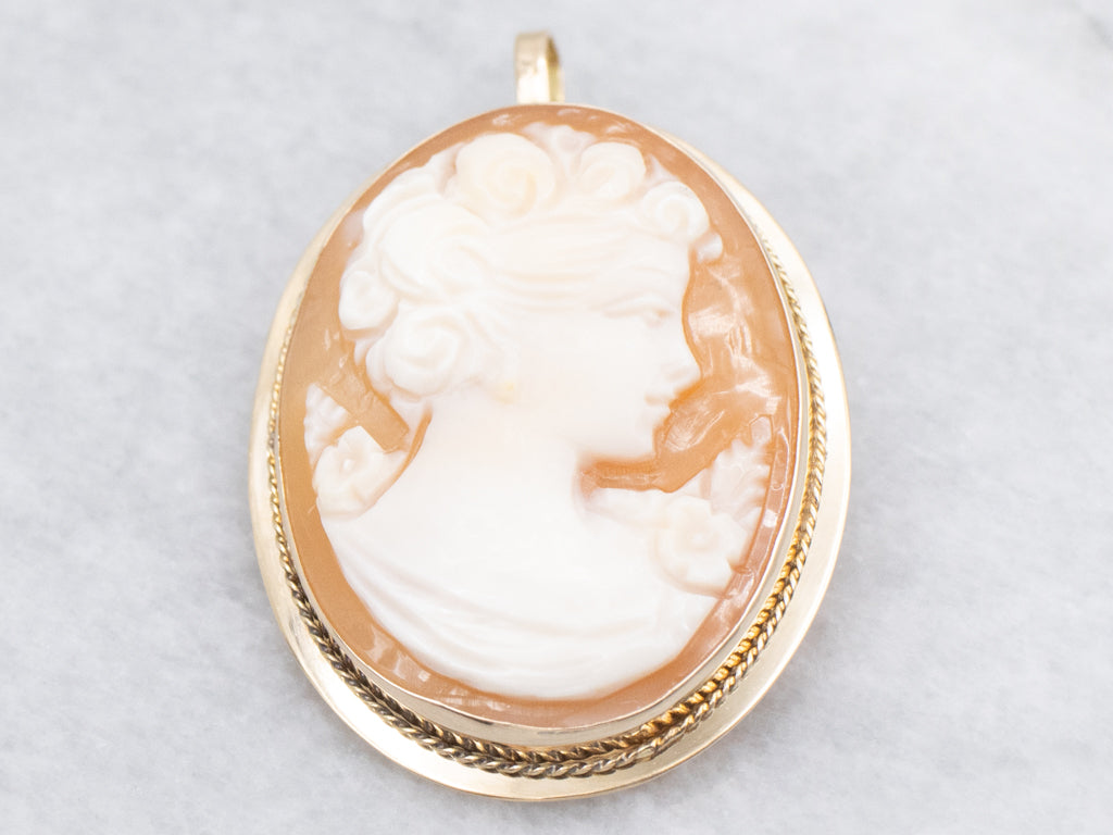 Mid-Century Italian Cameo Yellow Gold Pin and Pendant