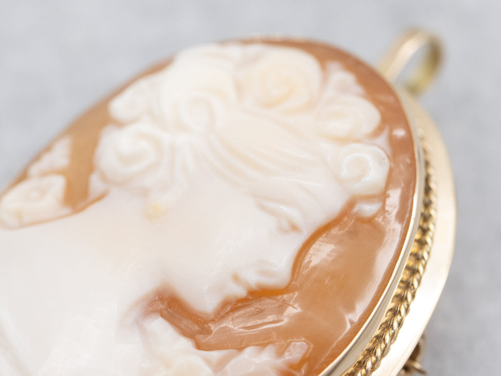 Mid-Century Italian Cameo Yellow Gold Pin and Pendant