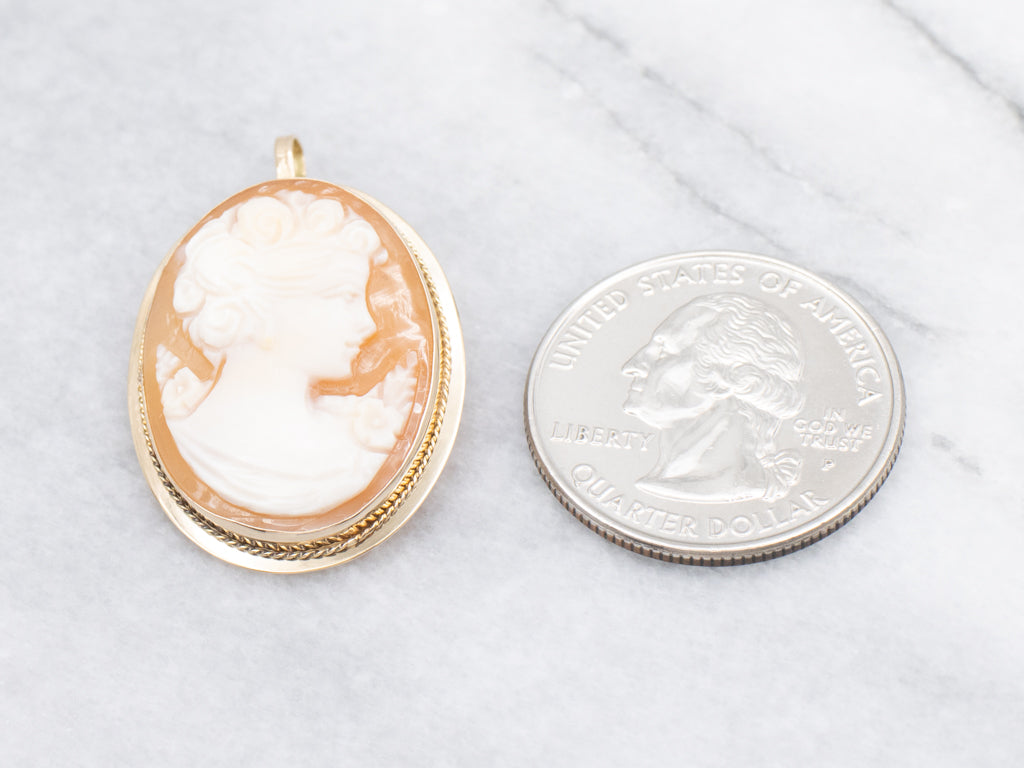 Mid-Century Italian Cameo Yellow Gold Pin and Pendant