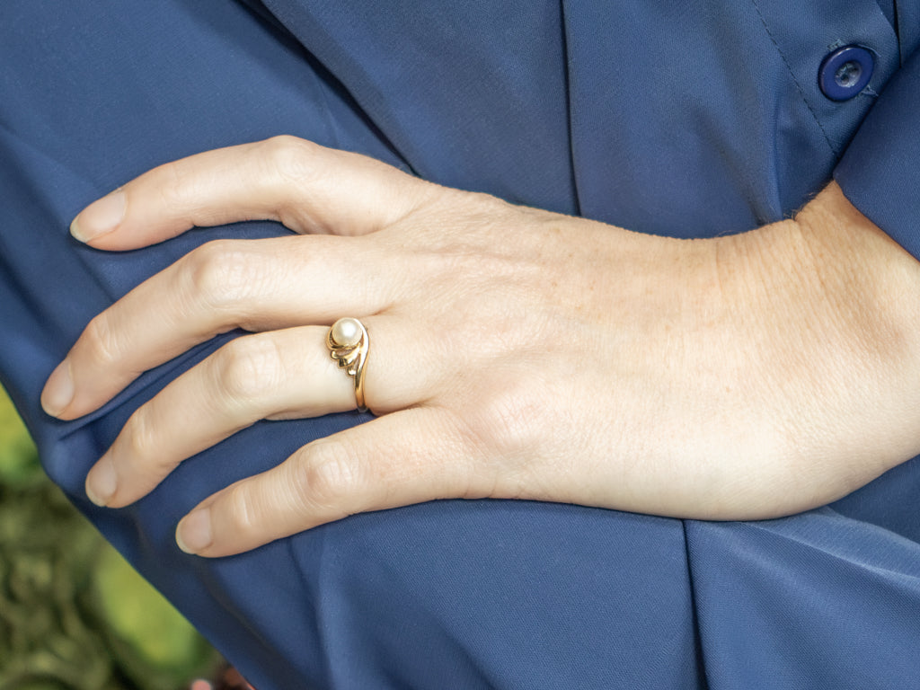 Twisted Gold Saltwater Pearl Solitaire Ring