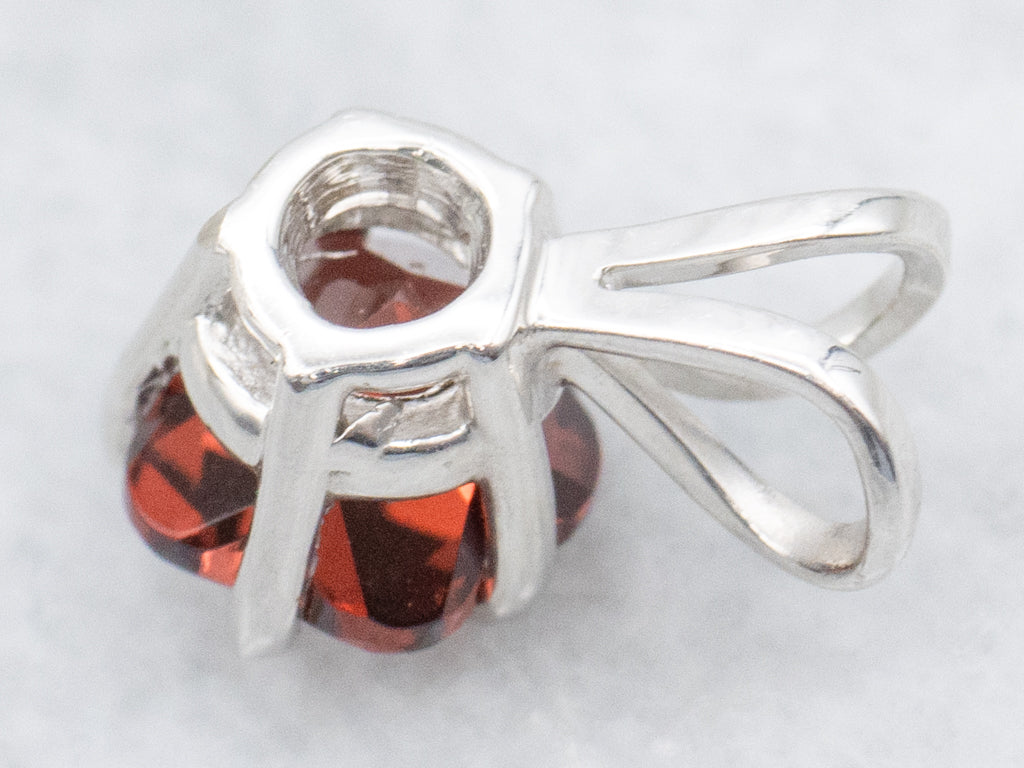 Flower-Cut Garnet White Gold Gemstone Pendant