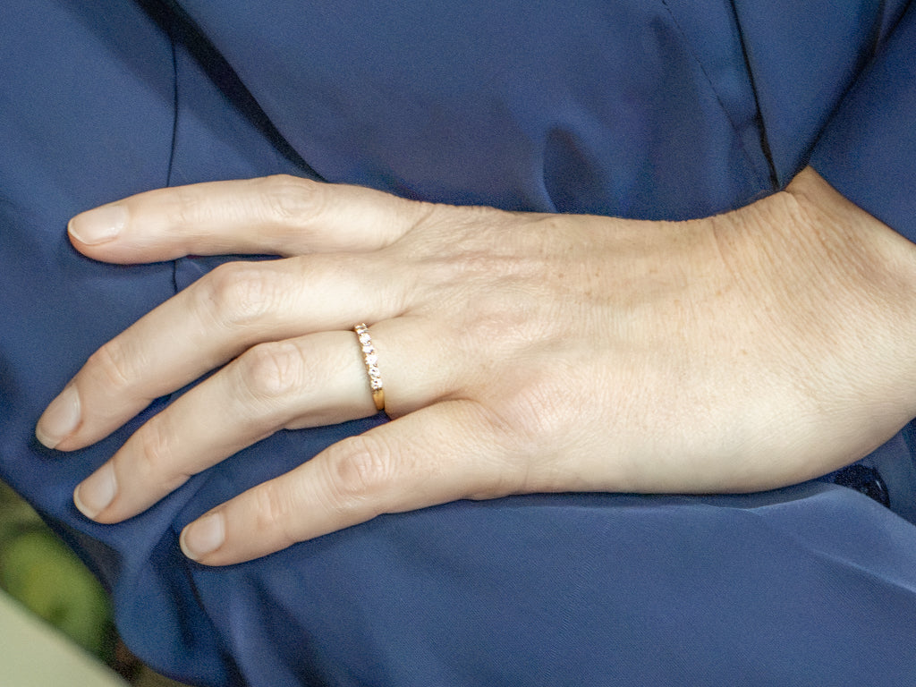 18-Karat Gold Prong-Set Brilliant Diamond Band