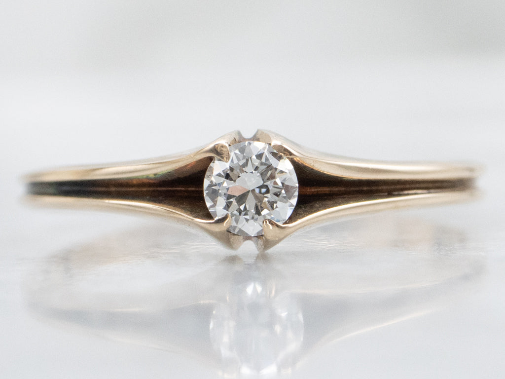 Brilliant Diamond Solitaire in Antique Gold Setting