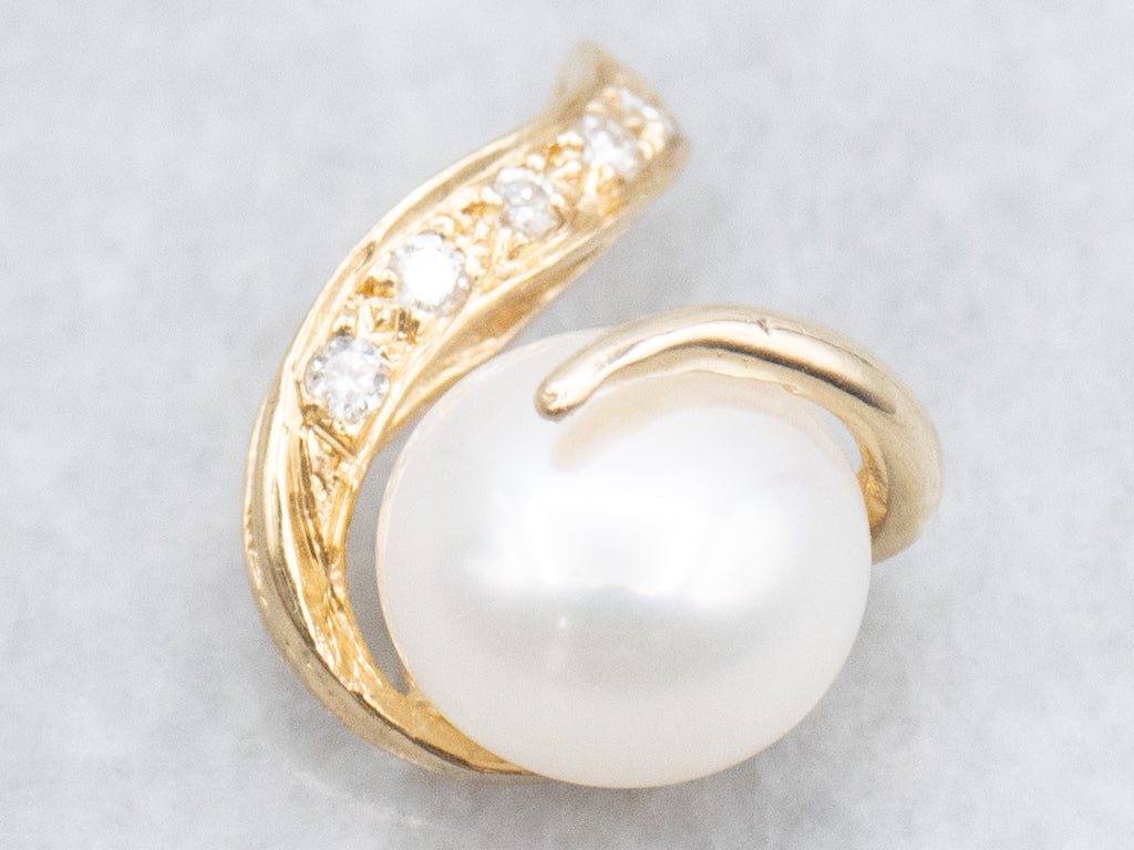 Button Pearl and Diamond Modern Twisting Gold Pendant