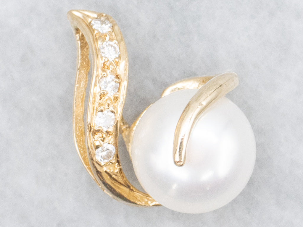 Button Pearl and Diamond Modern Twisting Gold Pendant