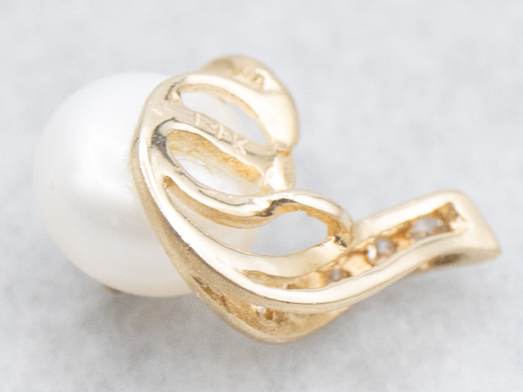 Button Pearl and Diamond Modern Twisting Gold Pendant