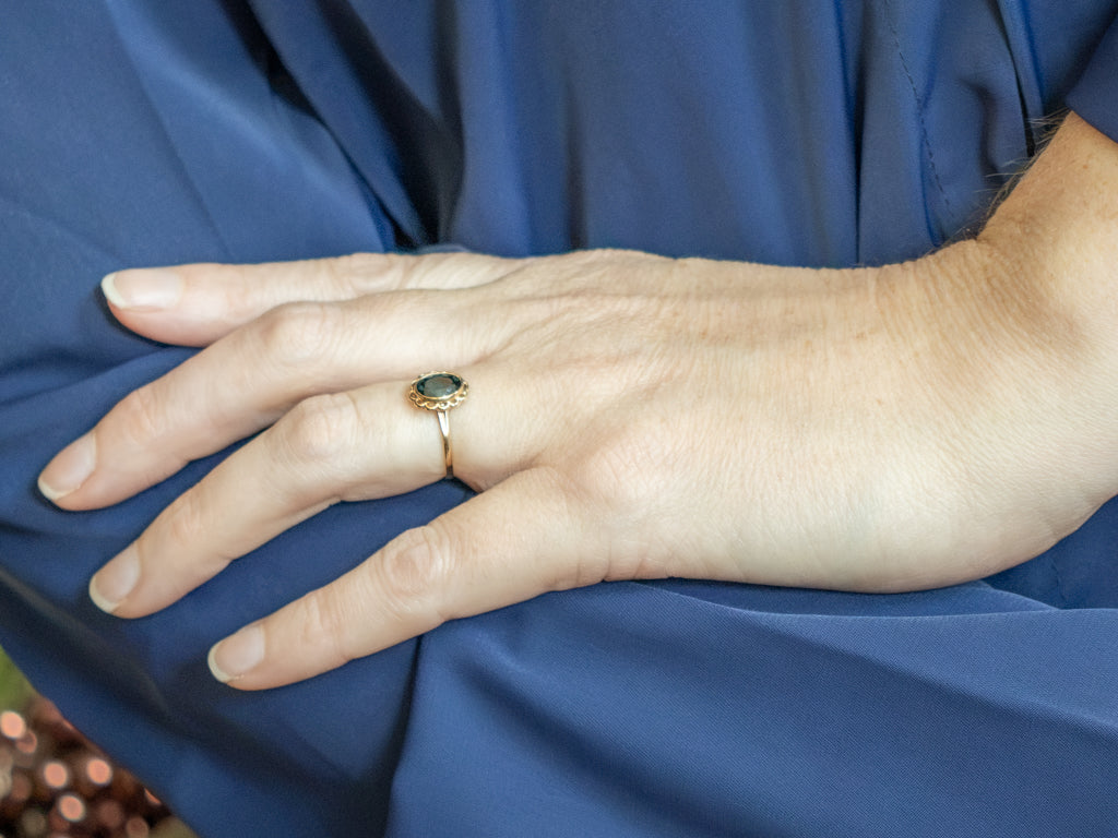 Blue Spinel Vintage Scalloped Gold Solitaire Ring