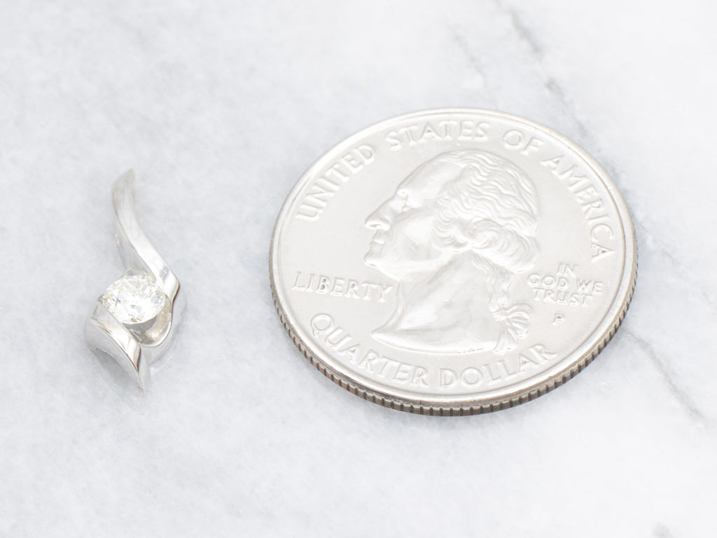 Modern White Gold Round Brilliant Diamond Pendant