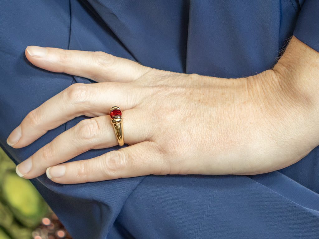 Vintage East-to-West Set Garnet Yellow Gold Solitaire Ring