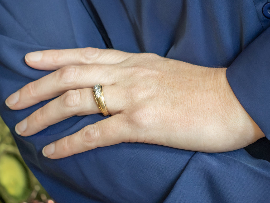 Brilliant Diamond Textured Gold Unisex Band