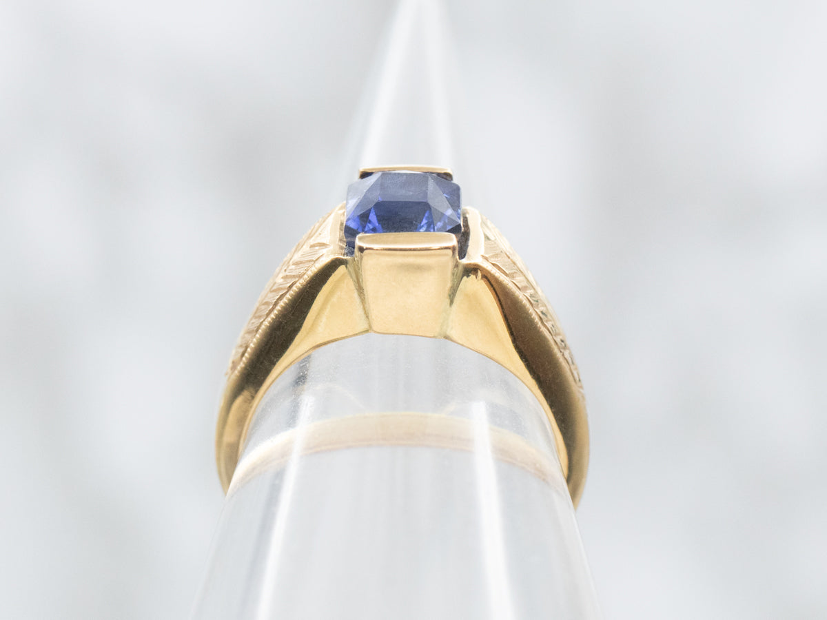 Precioso zafiro de Ceilán azul intenso y engaste hecho a mano