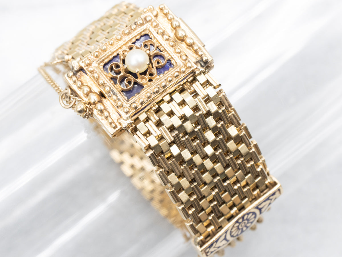 Pulsera deslizante de malla de esmalte azul y perlas victorianas de mediados de siglo de oro amarillo de 14 quilates
