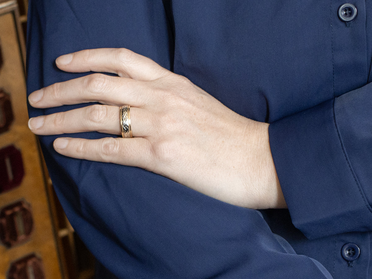 Men's Two Tone Crosshatched Pattern Wedding Band