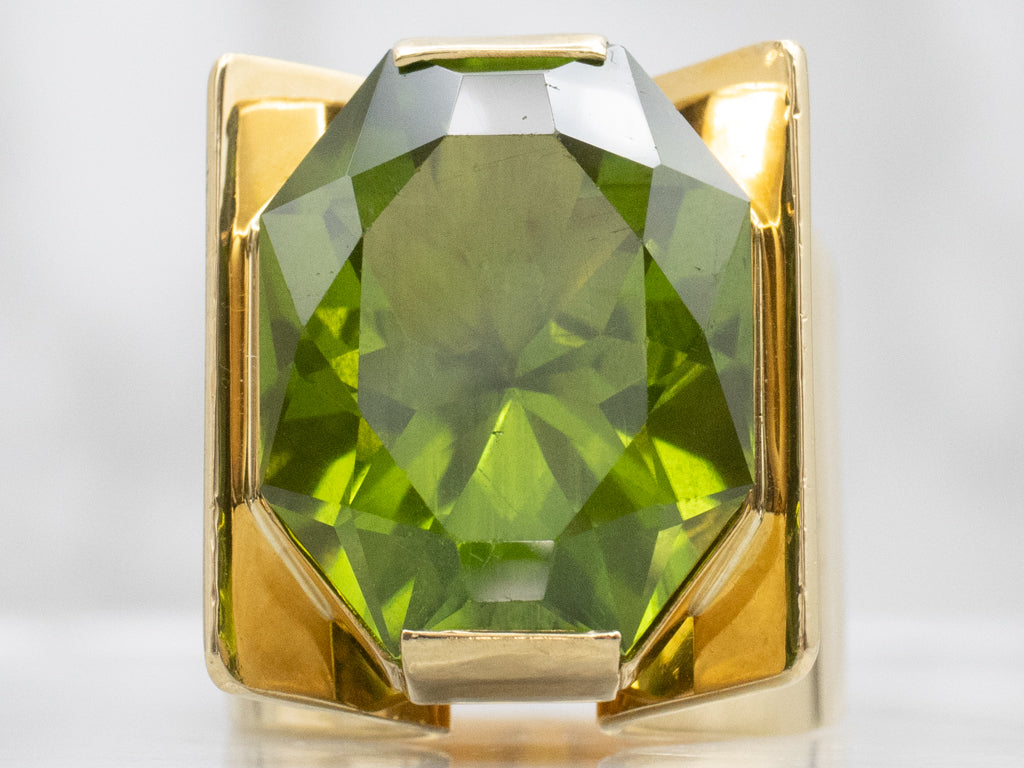 Contemporary Peridot Cocktail Ring in 18K Yellow Gold